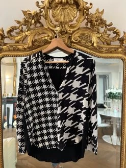 Ariane Brodier Blouse Sandro En Soie Motifs Noir Et Blanc