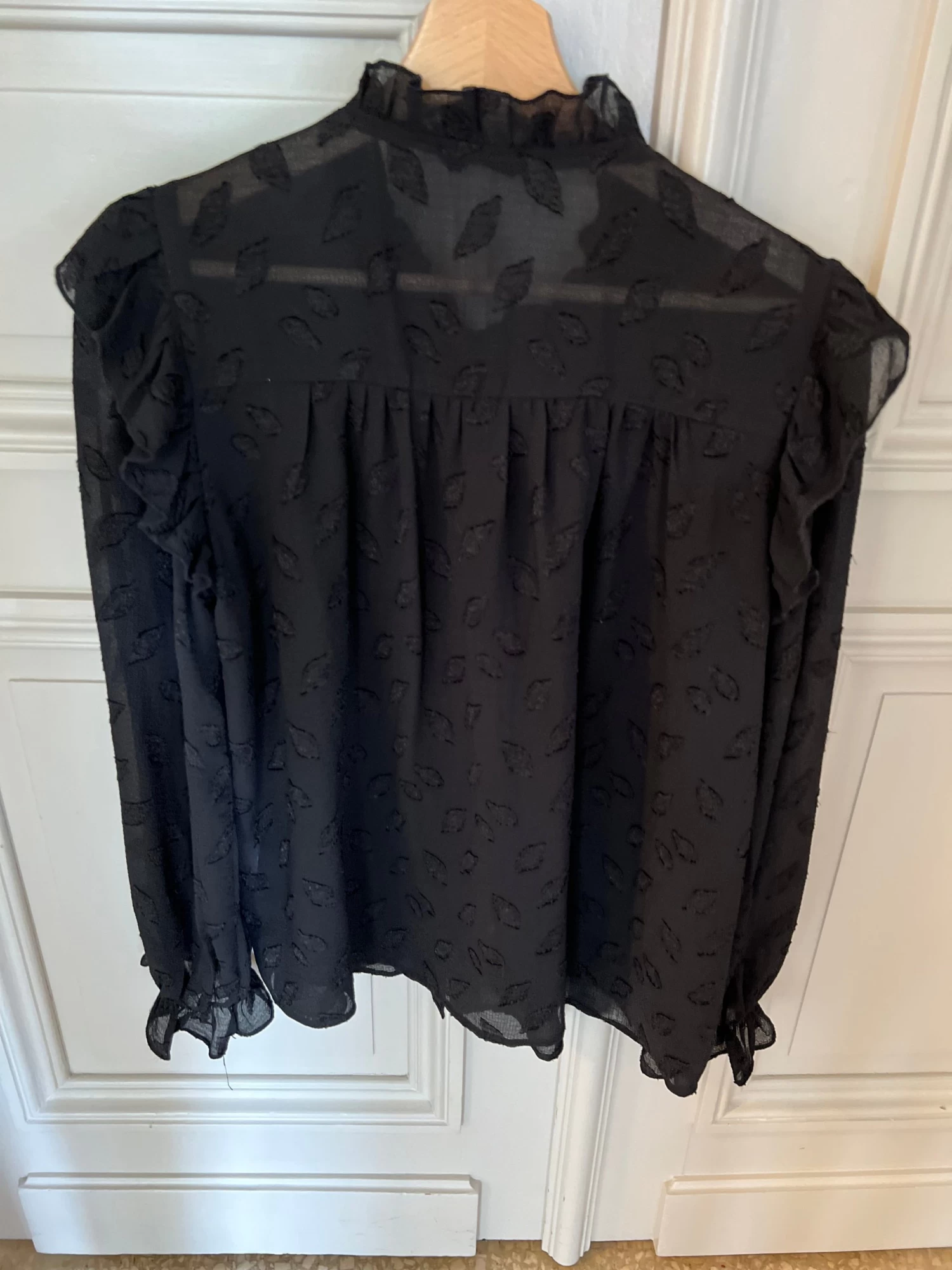 Ariane Brodier Blouse Wantit Noire 7 Ariane Brodier Blouse Wantit Noire – Image 5