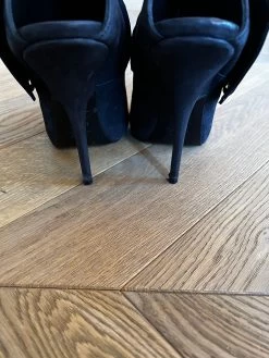 Ariane Brodier Bottines à Talons Guiseppe Zanotti Boucle Dorée 21 Ariane Brodier Bottines à Talons Guiseppe Zanotti Boucle Dorée -Femmes Boutique ariane brodier bottines a talons guiseppe zanotti boucle doree 8