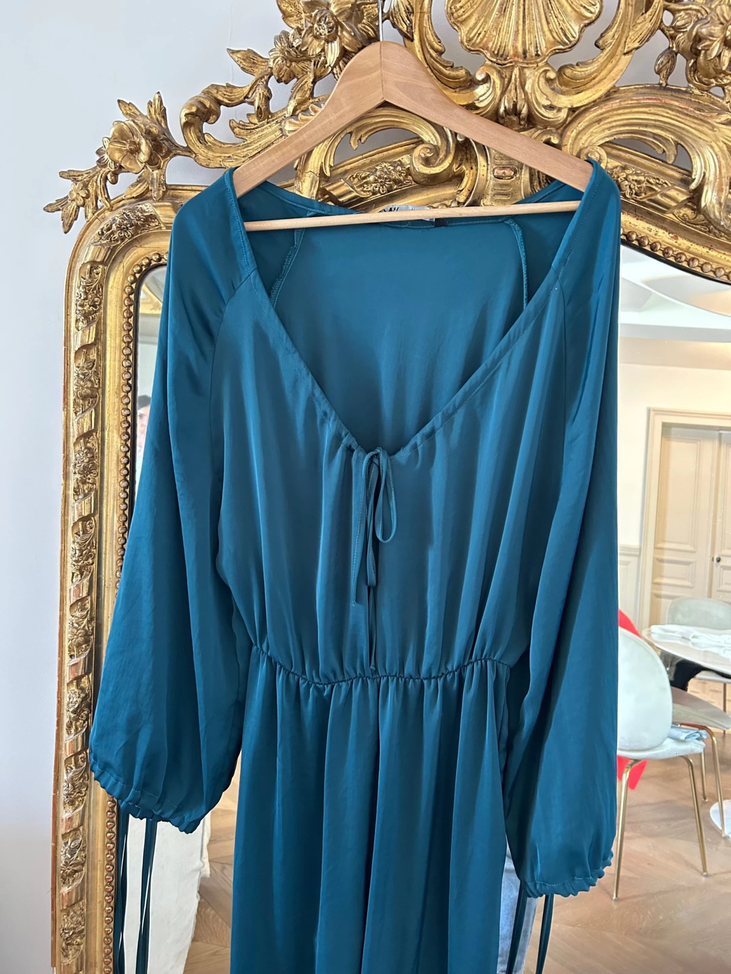 Ariane Brodier Combinaison Pantalon Zara Satinée Verte 7 Ariane Brodier Combinaison Pantalon Zara Satinée Verte – Image 5