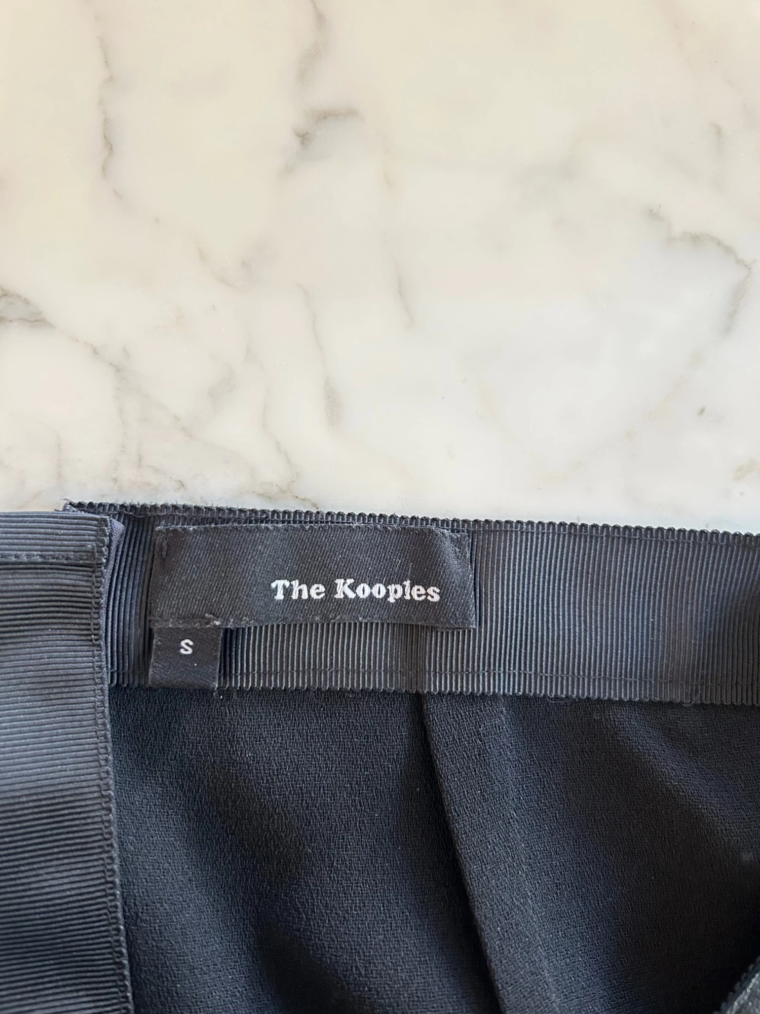 Ariane Brodier Jupe The Kooples Noire Bloucles En Cuir 6 Ariane Brodier Jupe The Kooples Noire Bloucles En Cuir – Image 4