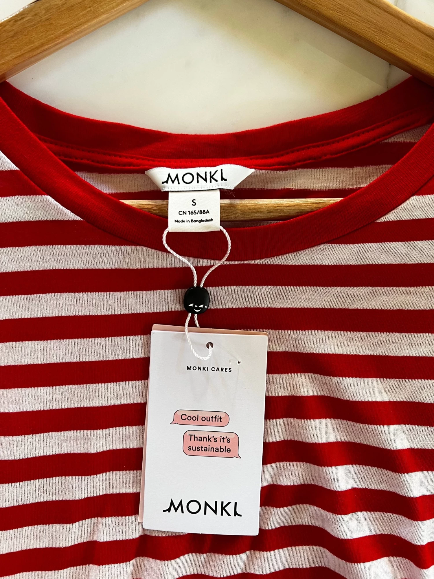 Ariane Brodier T Shirt Monki Neuf à Rayures Blanches Et Rouge 9 Ariane Brodier T Shirt Monki Neuf à Rayures Blanches Et Rouge – Image 7