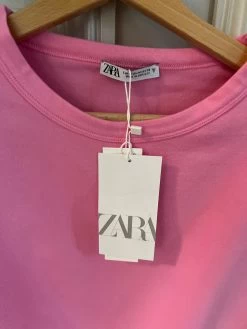 Ariane Brodier T Shirt Zara Rose Neuf Avec épaulettes -Femmes Boutique ariane brodier t shirt zara rose neuf avec epaulettes ariane 3