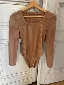 Body Beige Décolleté Carré