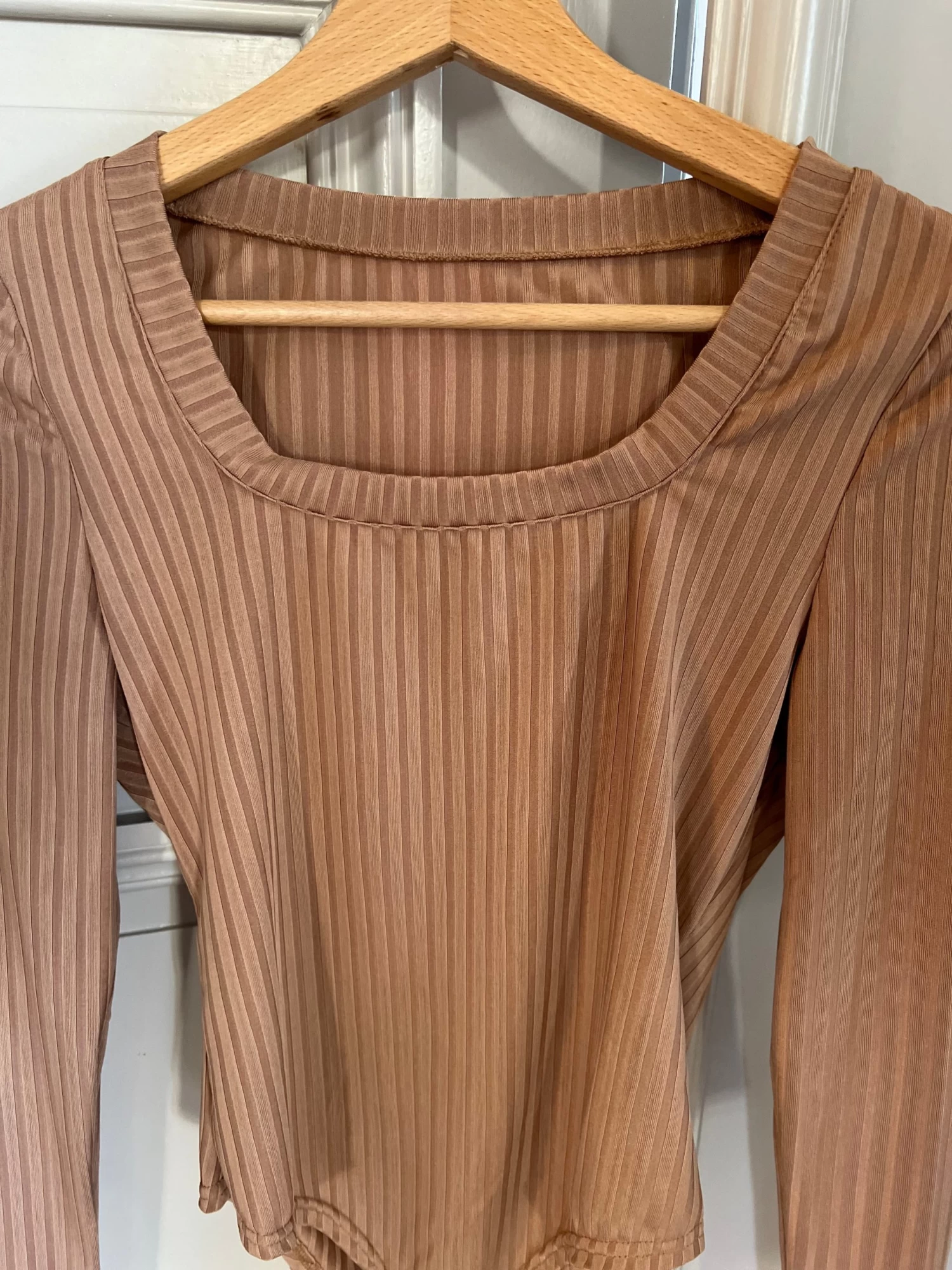 Body Beige Décolleté Carré 4 Body Beige Décolleté Carré – Image 2