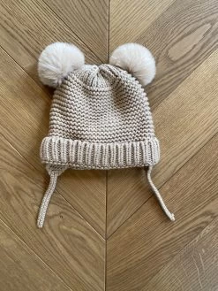 Bonnet Beige Avec Pompons