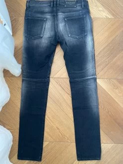 Charlotte Pirroni Homme Jean Balmain Noir Délavé Avec Fermeture Eclair Et Motifs -Femmes Boutique charlotte pirroni homme jean balmain noir delave avec fermeture eclair et motifs 4