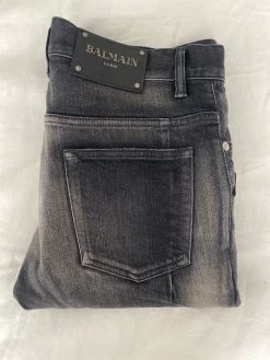 Charlotte Pirroni Homme Jean Balmain Noir Délavé Avec Fermeture Eclair Et Motifs -Femmes Boutique charlotte pirroni homme jean balmain noir delave avec fermeture eclair et motifs 8