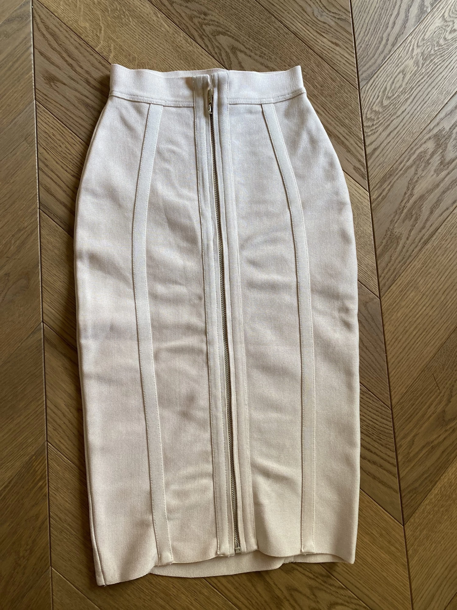 Charlotte Pirroni Jupe Mi Longue House Of London Nude 4 Charlotte Pirroni Jupe Mi Longue House Of London Nude – Image 2