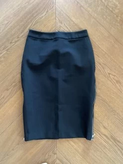 Charlotte Pirroni Jupe Zara Noire Fermeture Sur Le Côté 11 Charlotte Pirroni Jupe Zara Noire Fermeture Sur Le Côté -Femmes Boutique charlotte pirroni jupe zara noire fermeture sur le cote 3