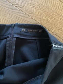 Charlotte Pirroni Jupe Zara Noire Fermeture Sur Le Côté 10 Charlotte Pirroni Jupe Zara Noire Fermeture Sur Le Côté -Femmes Boutique charlotte pirroni jupe zara noire fermeture sur le cote 6