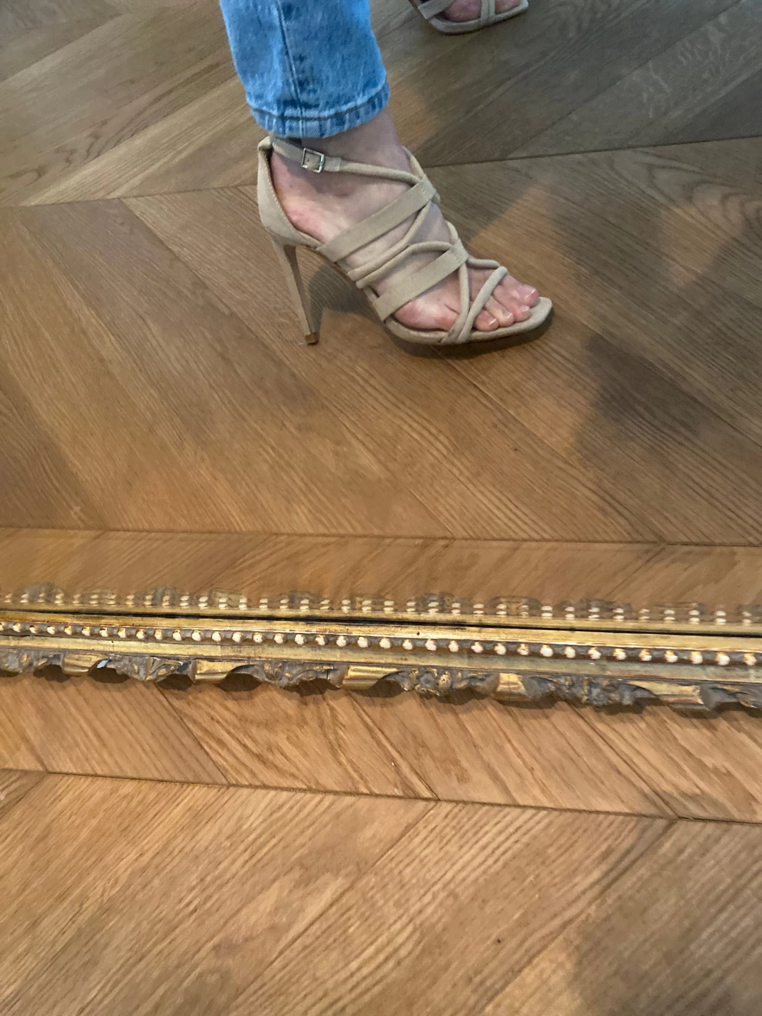 Charlotte Pirroni Sandales Zara Beiges à Talons 9 Charlotte Pirroni Sandales Zara Beiges à Talons – Image 7