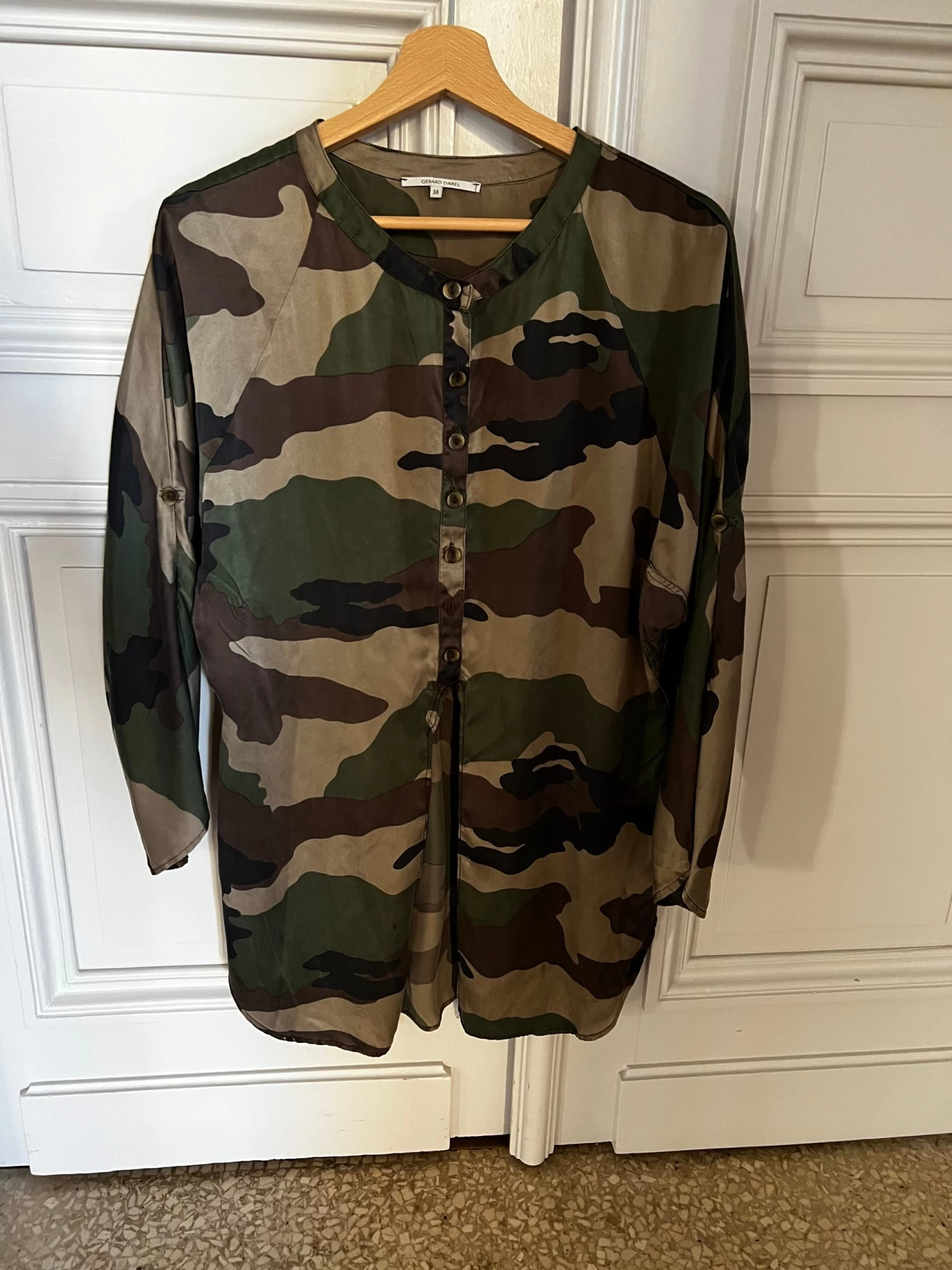 Chemise Gérard Darel En Soie Militaire 8 Chemise Gérard Darel En Soie Militaire – Image 6