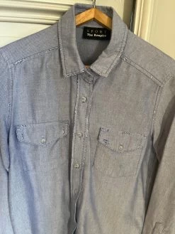 Chemise The Kooples Sport En Coton Bleue Avec Poches Effet Déchiré -Femmes Boutique chemise the kooples sport en coton bleue avec poches effet dechire 5