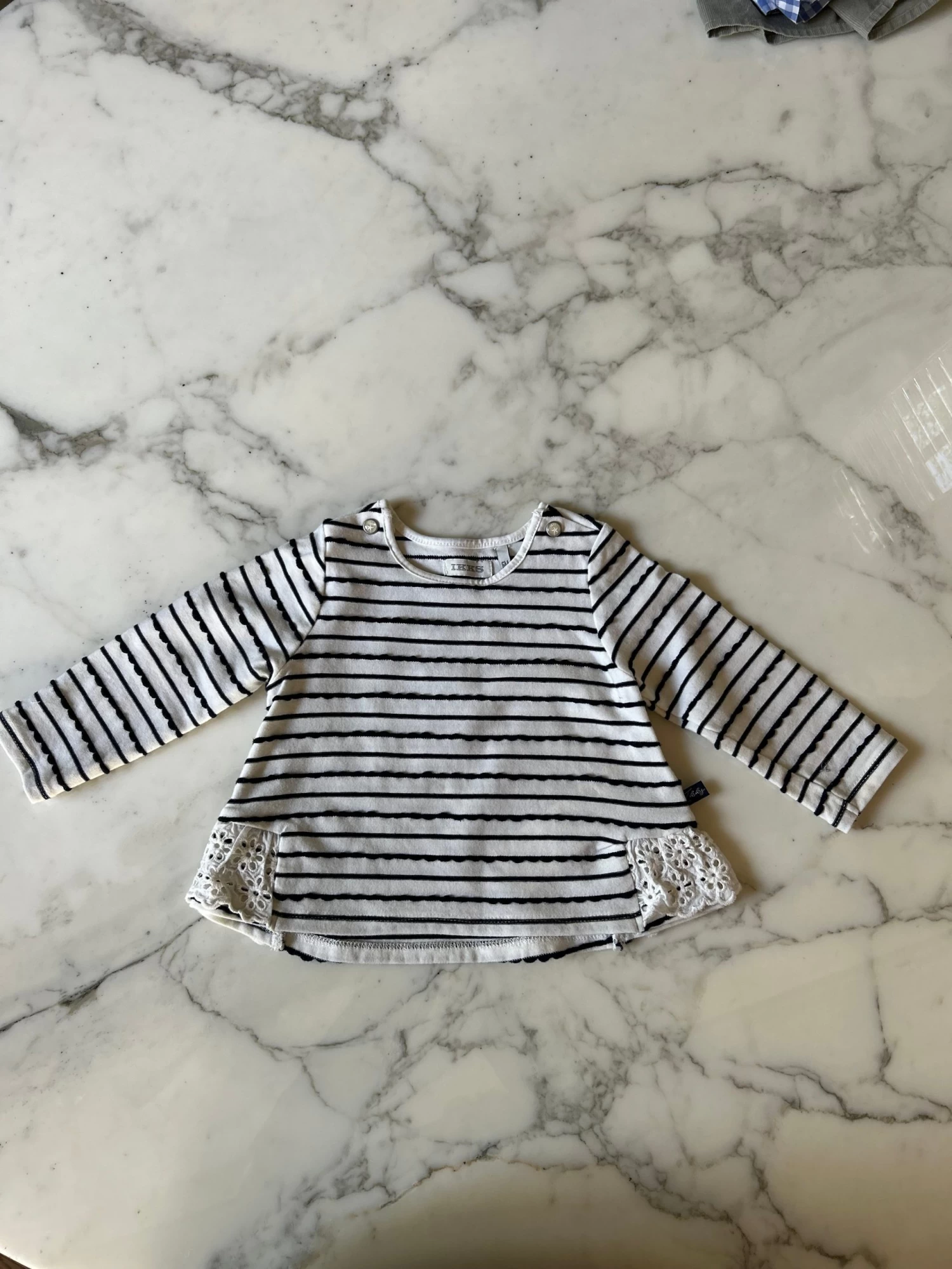 Haut Manche Longue Rayé Noir Et Blanc Avec Dentelle 6 Mois 3 Haut Manche Longue Rayé Noir Et Blanc Avec Dentelle 6 Mois