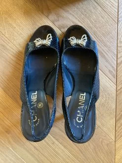 Sandales Chanel Vernis 17 Sandales Chanel Vernis -Femmes Boutique image 0ce1596d 53a2 4b2e 8aa9 a1774bafd6dd