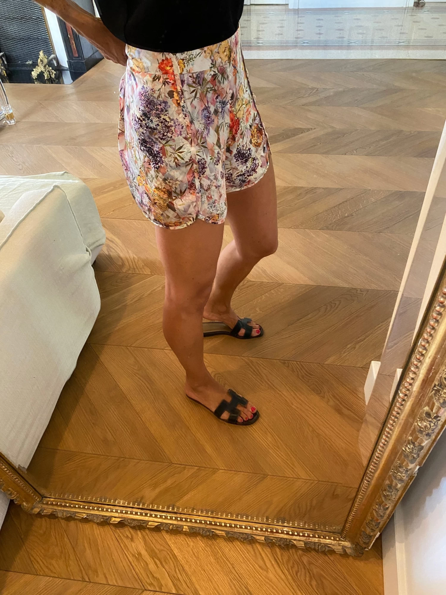 Lisa Short à Fleurs Sisley 4 Lisa Short à Fleurs Sisley – Image 2