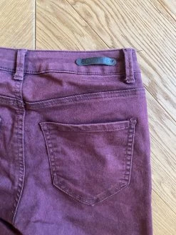 Pantalon Bordeaux Zara -Femmes Boutique image 7f3ae3c4 9b2a 4751 9907 230a45836451