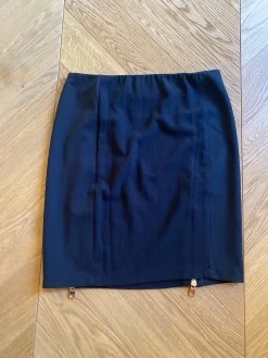 Jupe Belair Avec Fermetures éclair Dorées -Femmes Boutique image f265ca49 f0f9 4047 82ec c0acc3ea6371