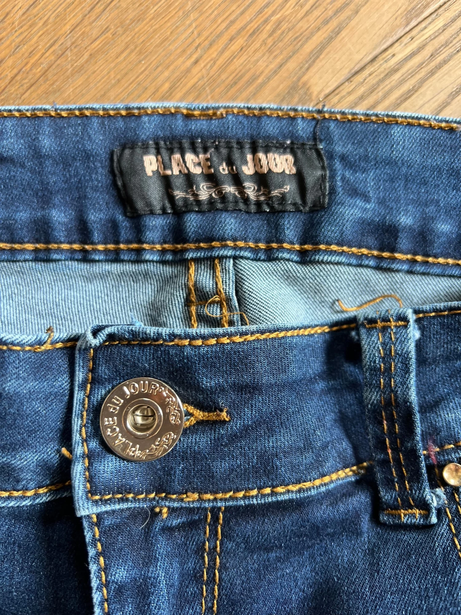 Jean Place Du Jour Bleu Brut 4 Jean Place Du Jour Bleu Brut – Image 2