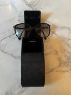 Lunettes Prada Noires Et Dorées 12 Lunettes Prada Noires Et Dorées -Femmes Boutique lunettes prada noires et dorees julie marc 3