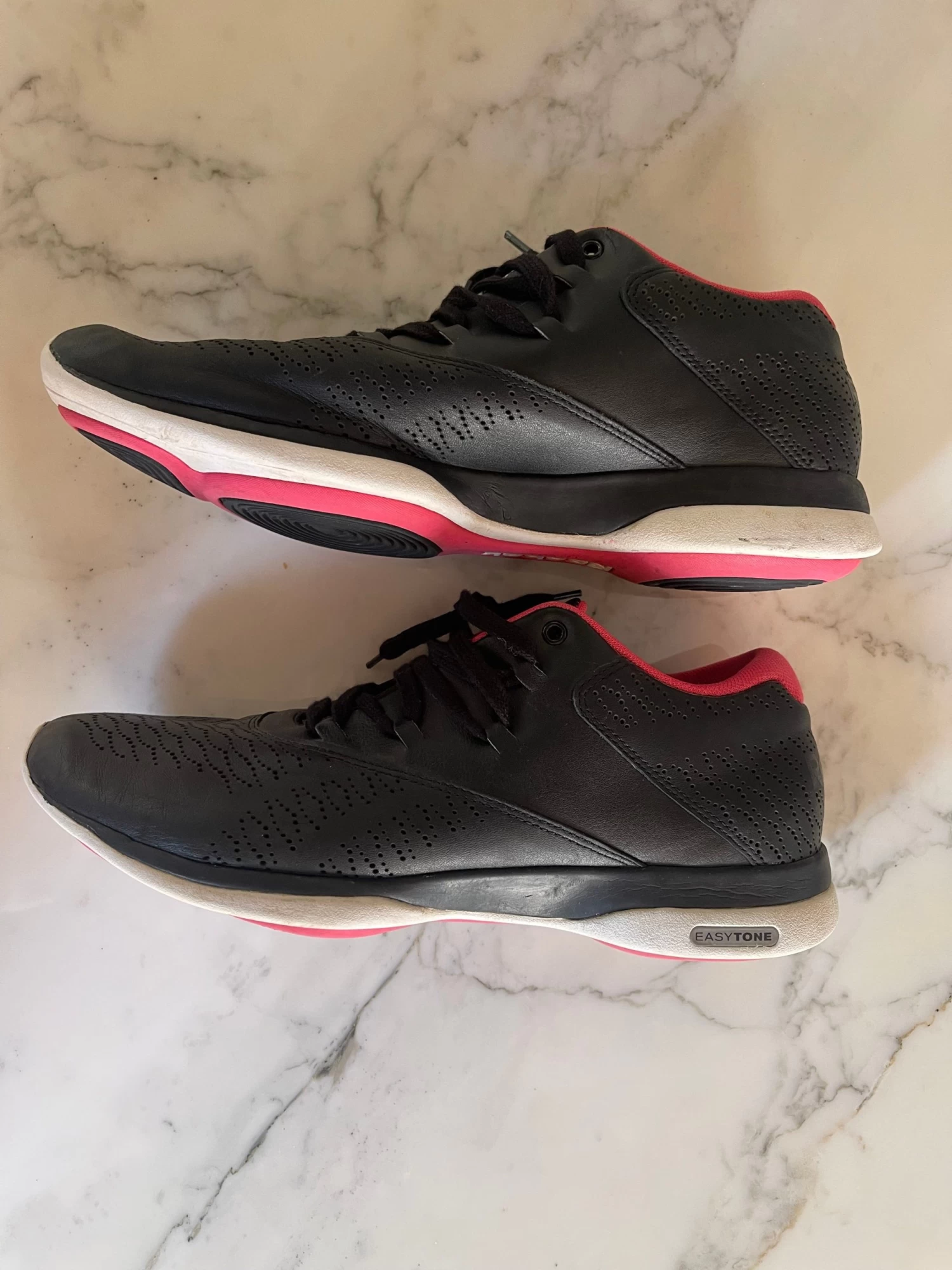 Marine Lorphelin Baskets Reebok Roses Et Noires 4 Marine Lorphelin Baskets Reebok Roses Et Noires – Image 2