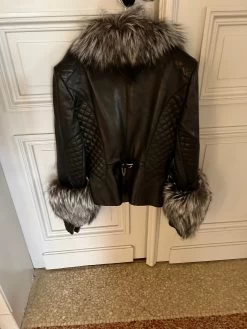 Blouson En Cuir Et Fourrure -Femmes Boutique perfecto en cuir avec fourrure 3