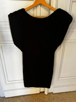Robe Asos Noire Avec épaulettes