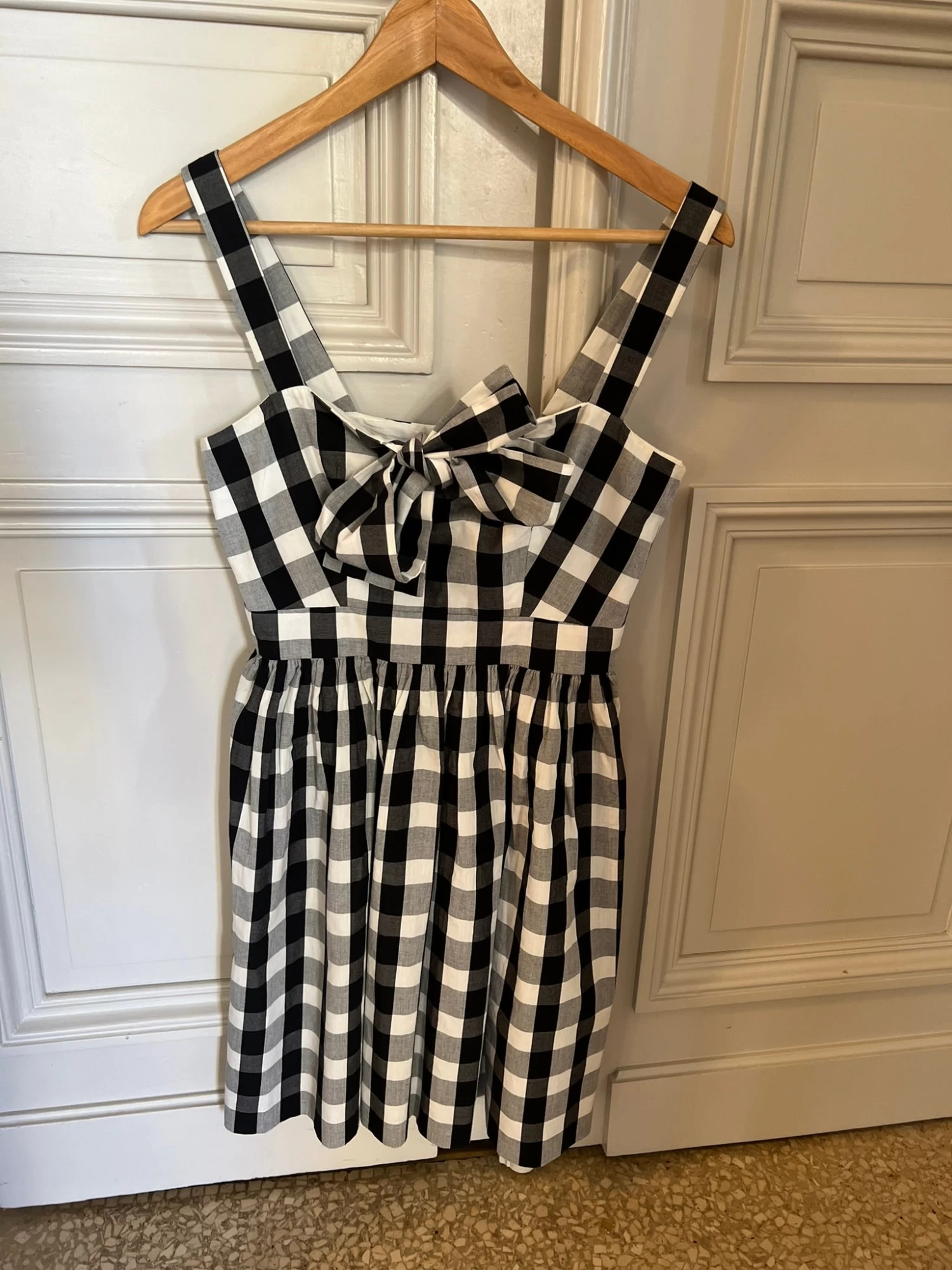 Robe Claudie Pierlot à Carreaux Blanches Et Noires 6 Robe Claudie Pierlot à Carreaux Blanches Et Noires – Image 4