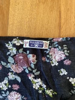 Top Court à Fleurs PullandBear -Femmes Boutique top court a fleurs pullandbear 3