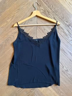 Top The Kooples Noir Décolleté Avec Dentelles